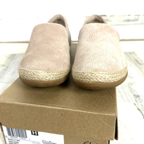 Clarks Womens 8 Tan Danelly Rai Suede Slip-On Casual Loafer Comfort Shoe main image 4